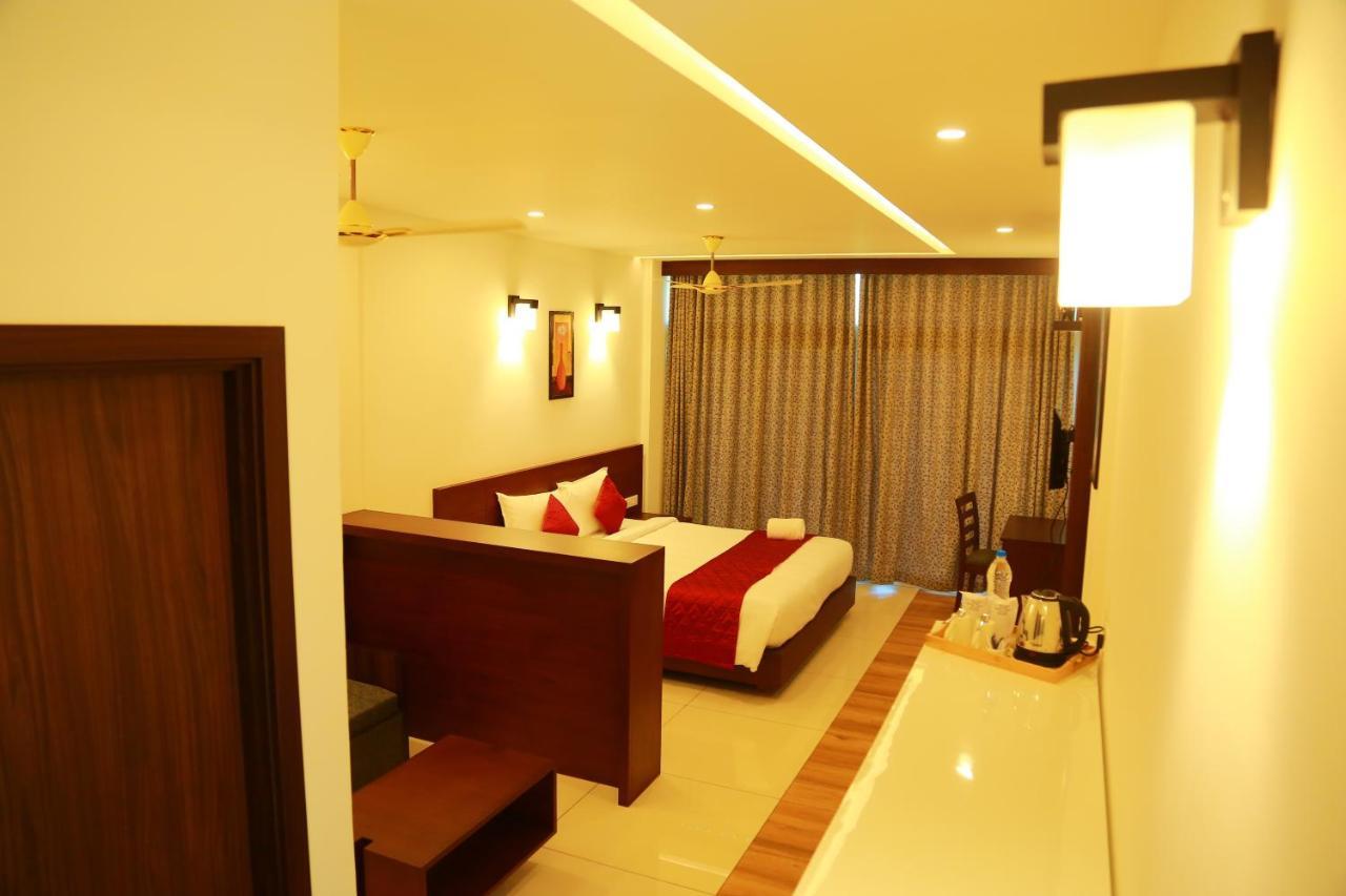 Palmtree Leaf, Munnar Hotel Ngoại thất bức ảnh