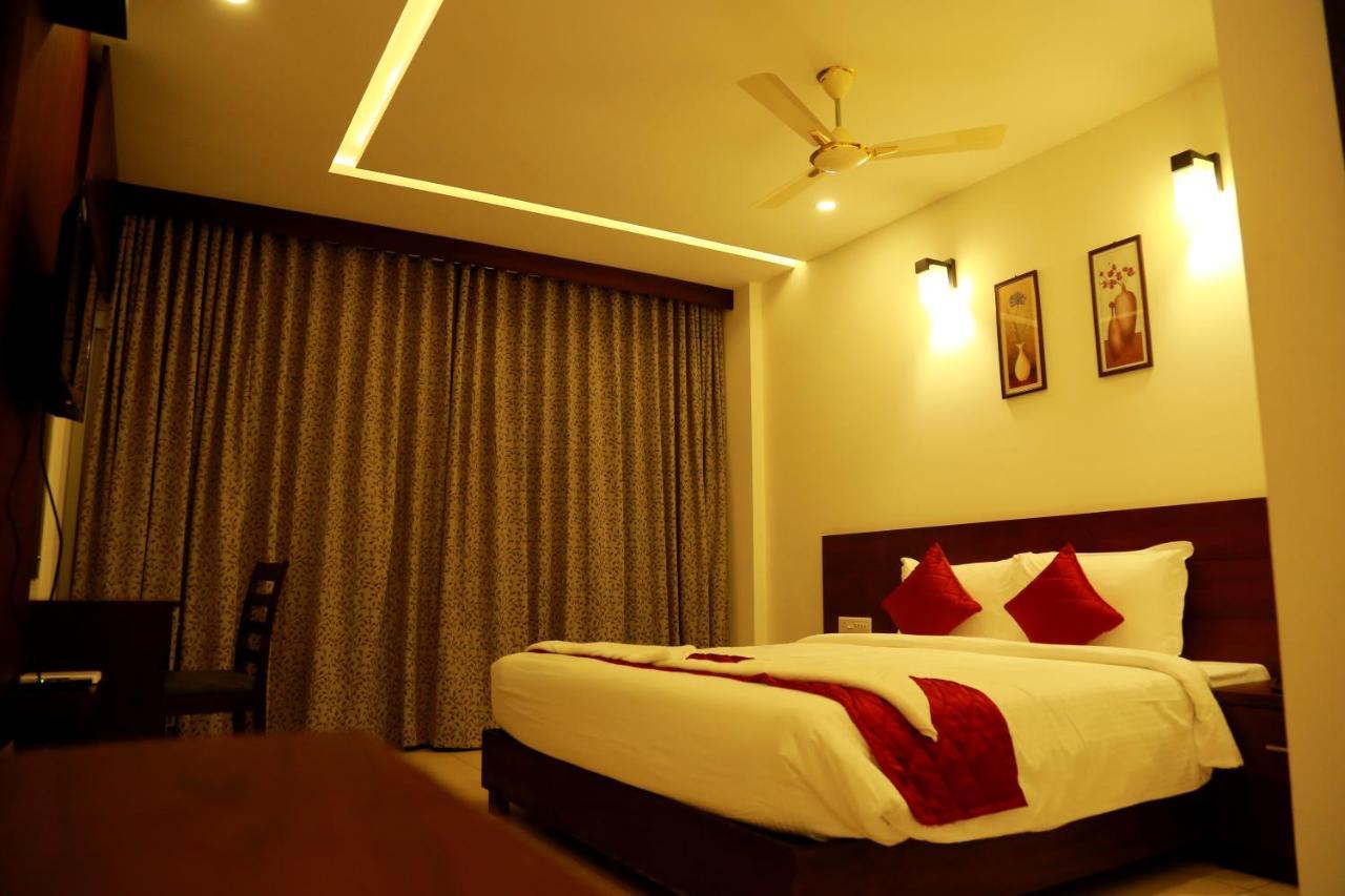 Palmtree Leaf, Munnar Hotel Ngoại thất bức ảnh